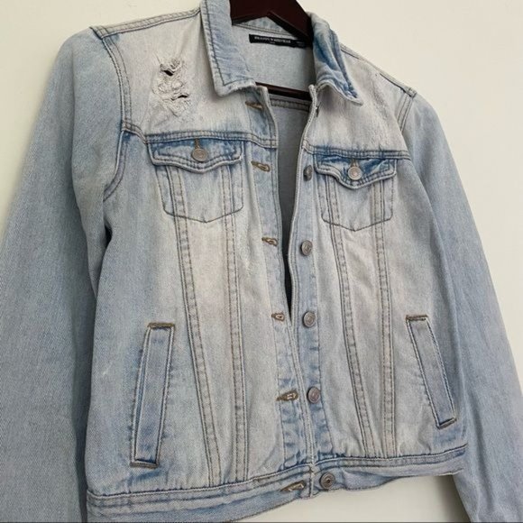 BRANDY MELVILLE Boxy Distressed Faded Denim jacket in Vintage Blue wash Sz S EUC - Picture 3 of 14